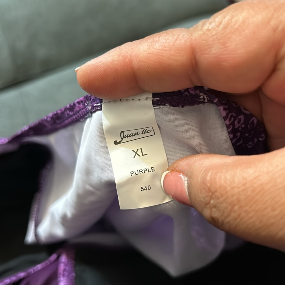 NWT small swimtop with halter closure and boy short bottom by Jose LLC - Picture 10 of 15